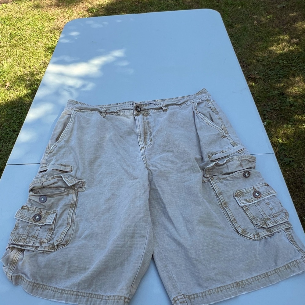 BKE men’s khaki cargo shorts